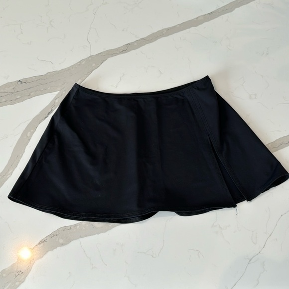 La Blanca swim skirt - Picture 1 of 3